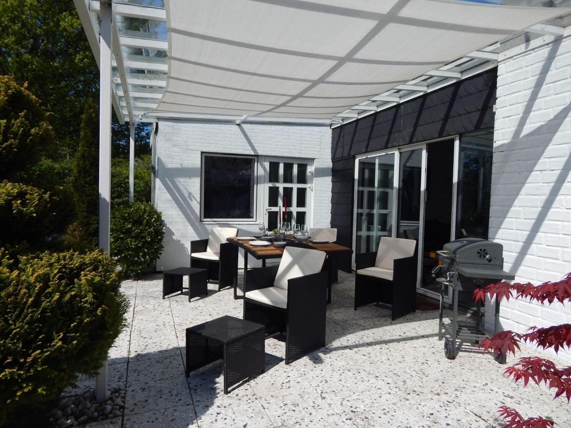 Wunderschoenes-Freistehendes-Ferienhaus-An-Der-See-Sauna-Strand-Yachthafen-Wlan Bruinisse Exterior photo